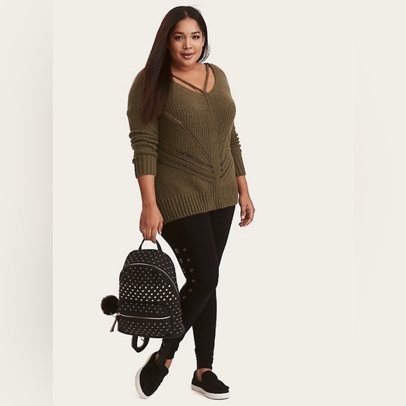 Torrid Olive Strappy Neck Pointelle Pullover Knit
Sweater Size 3/3X - Picture 9 of 9